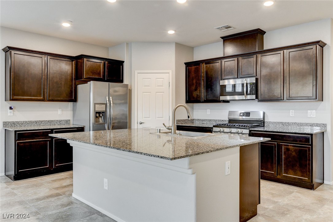 2185 Rio Rancho Pointe Place