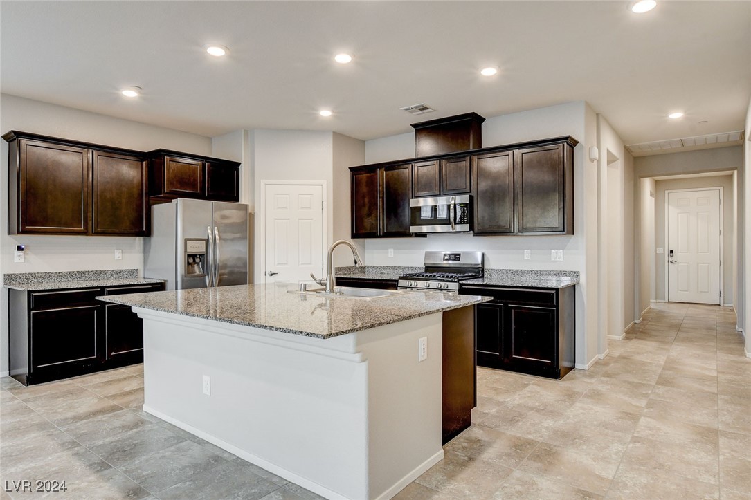 2185 Rio Rancho Pointe Place