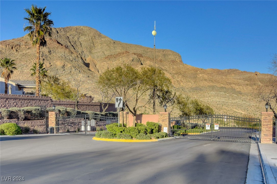 10471 Cook Bluff Avenue