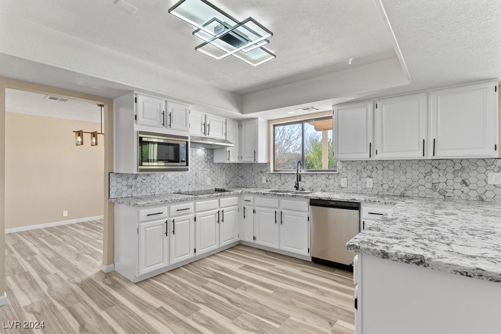 851 West Calvada Boulevard