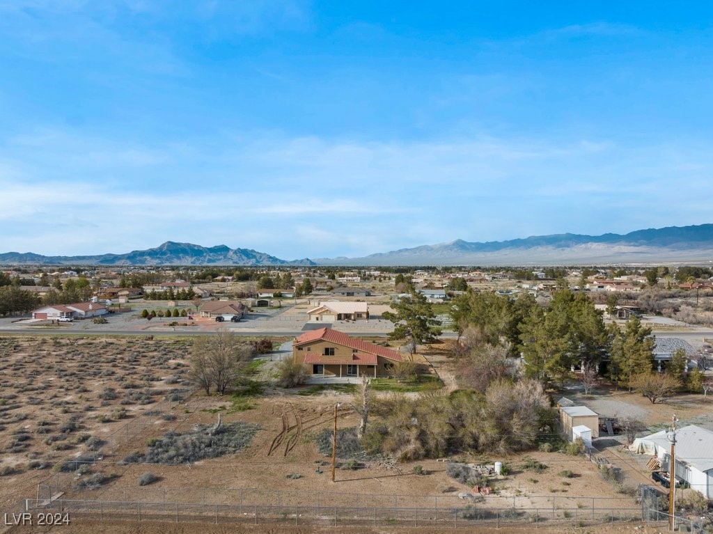 851 West Calvada Boulevard