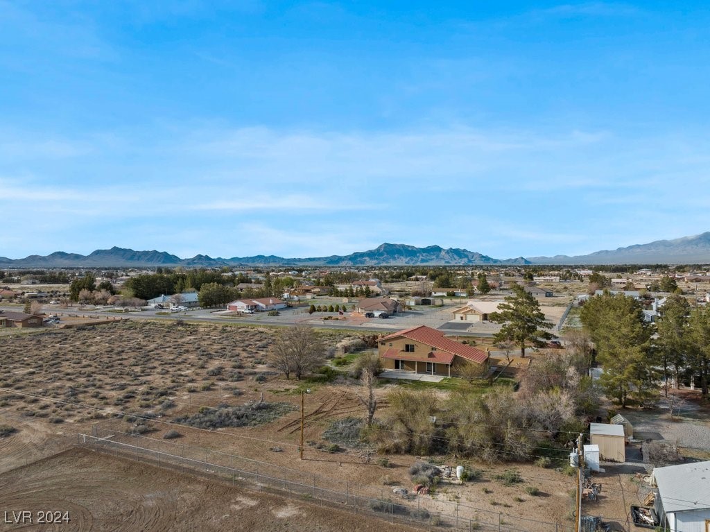 851 West Calvada Boulevard