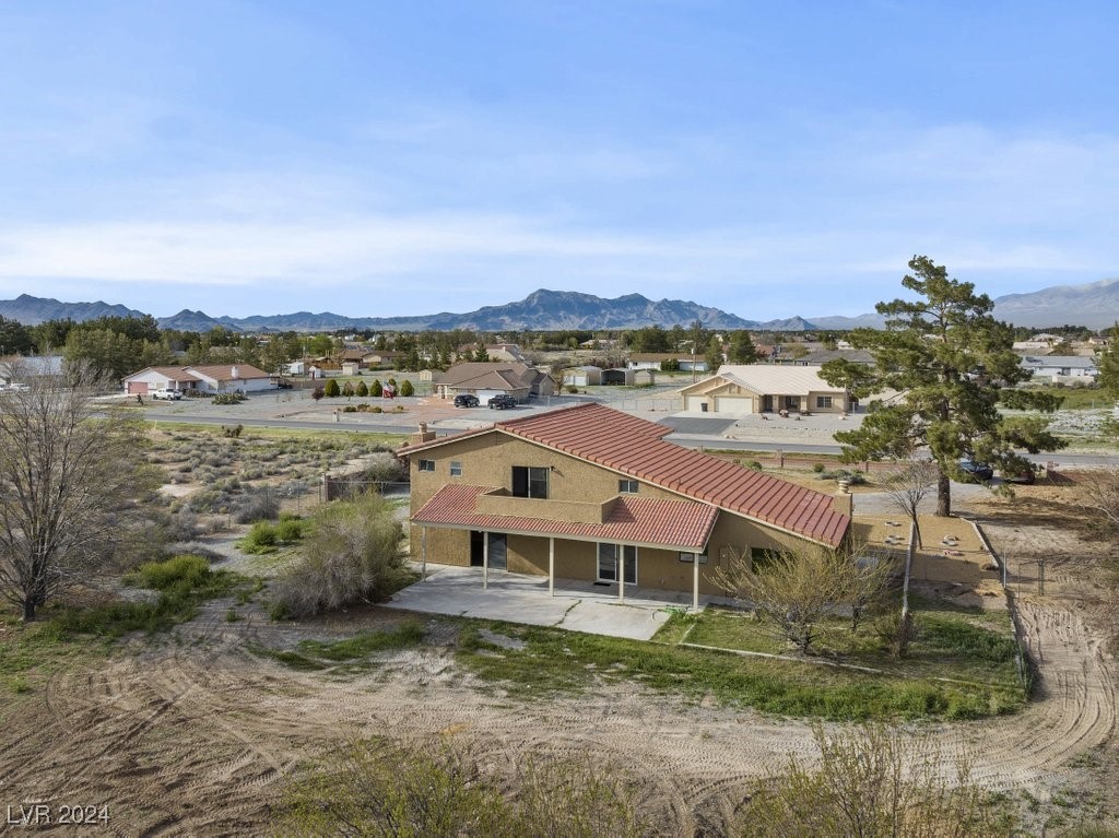 851 West Calvada Boulevard