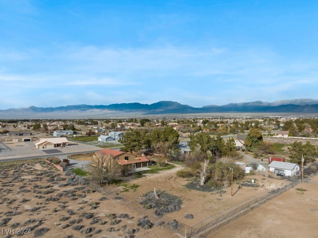 851 West Calvada Boulevard