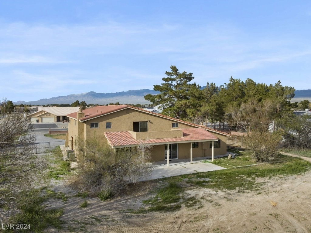 851 West Calvada Boulevard