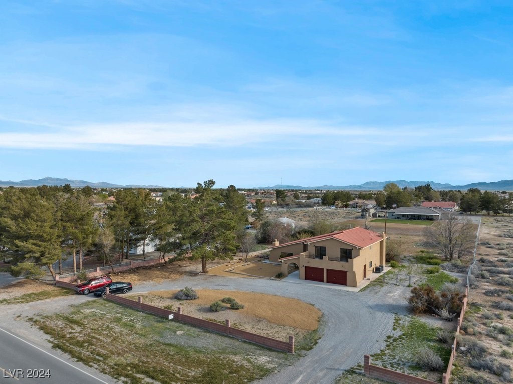 851 West Calvada Boulevard