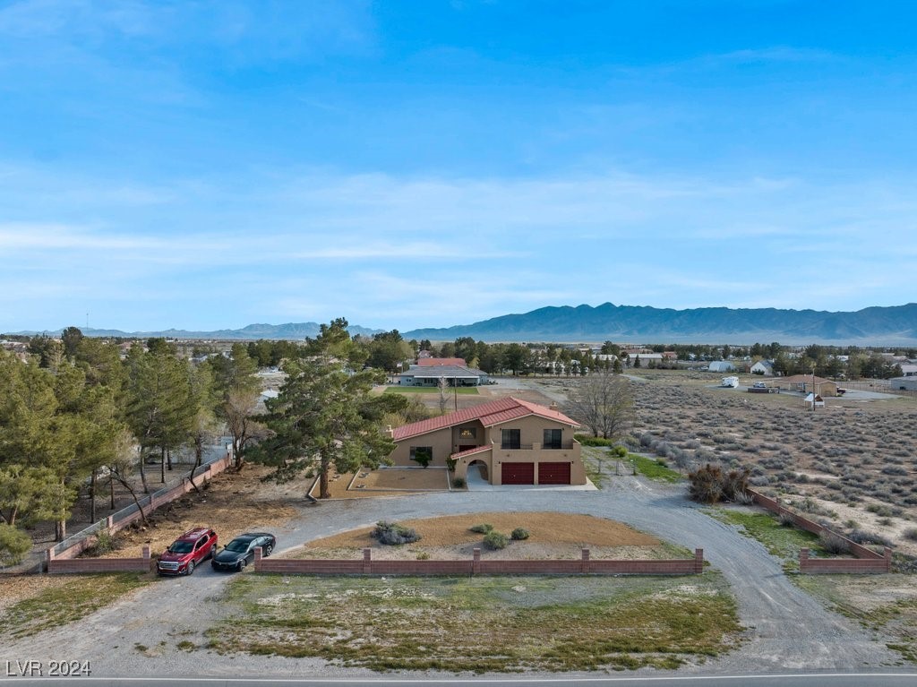 851 West Calvada Boulevard