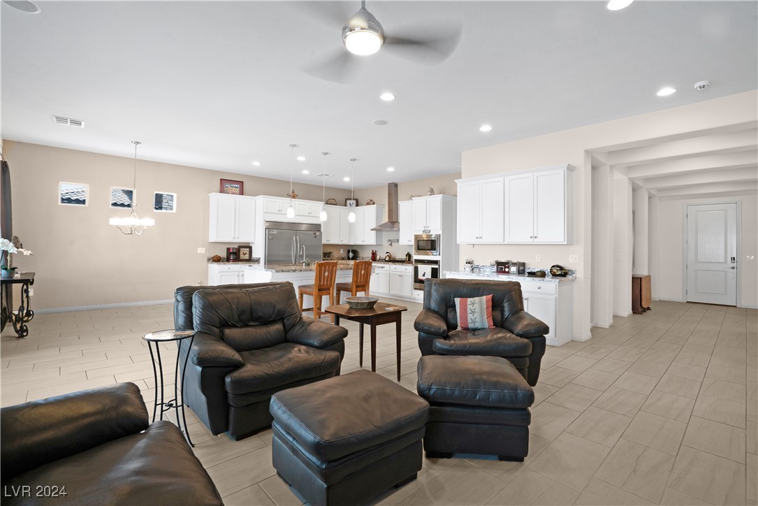 7107 Arabian Ridge Street