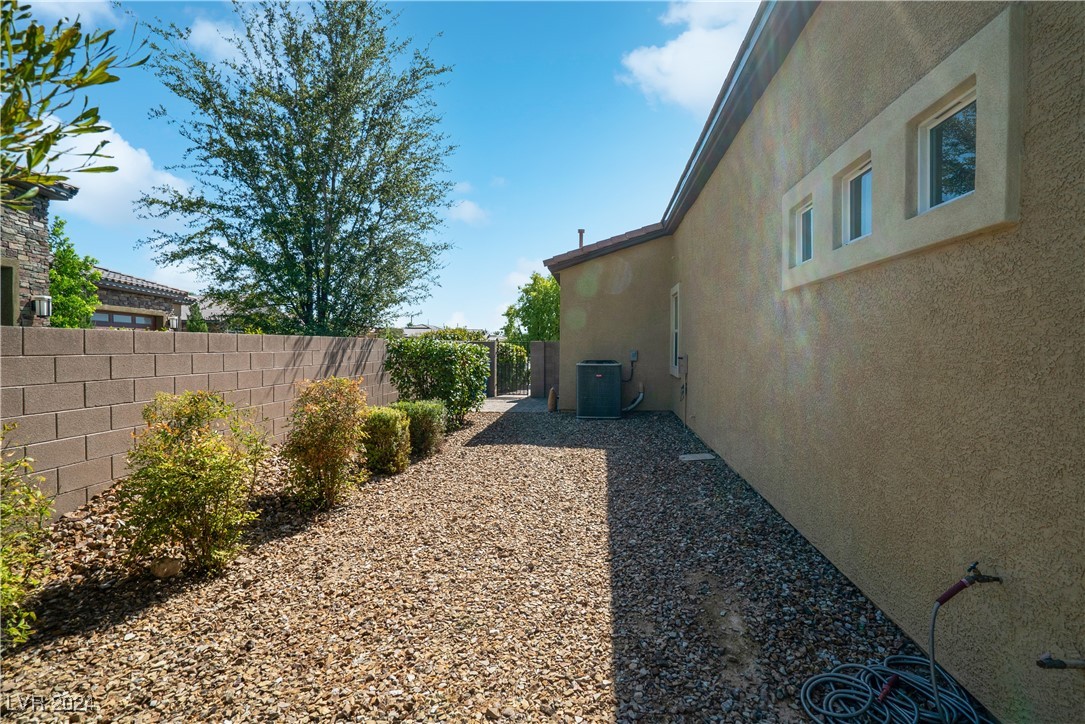 7107 Arabian Ridge Street