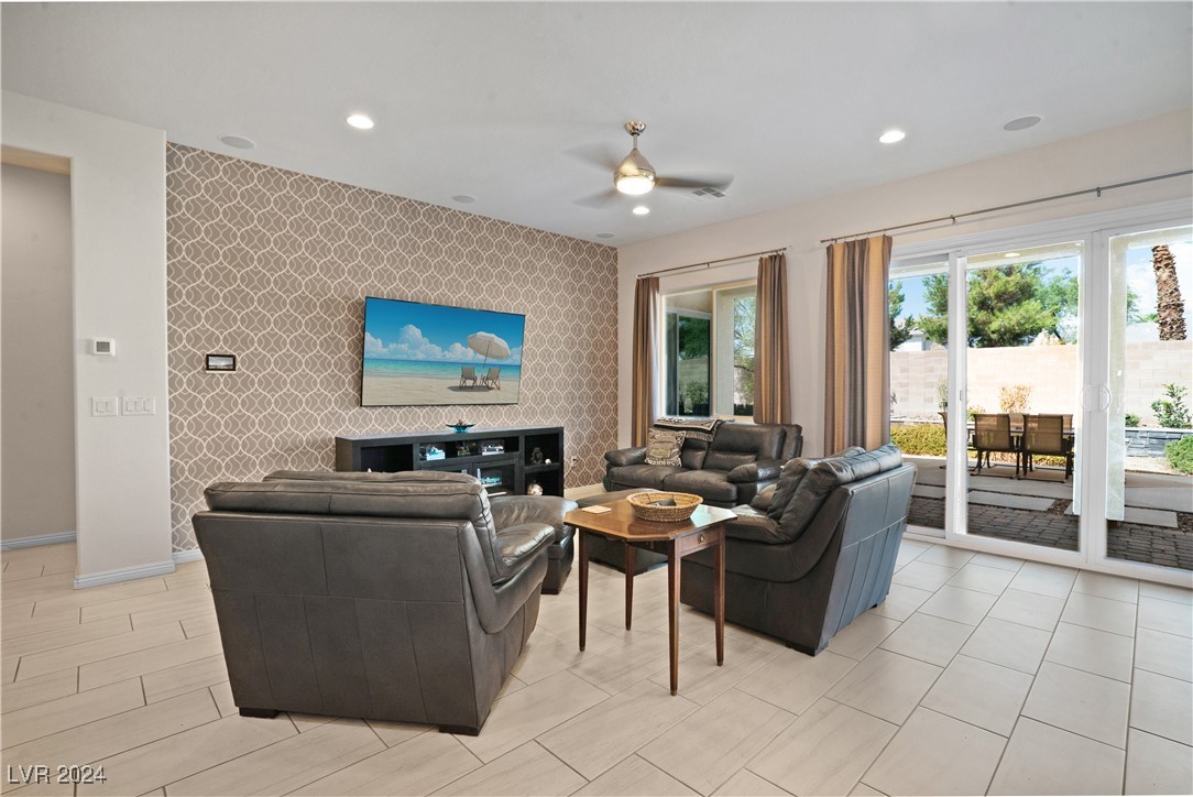 7107 Arabian Ridge Street