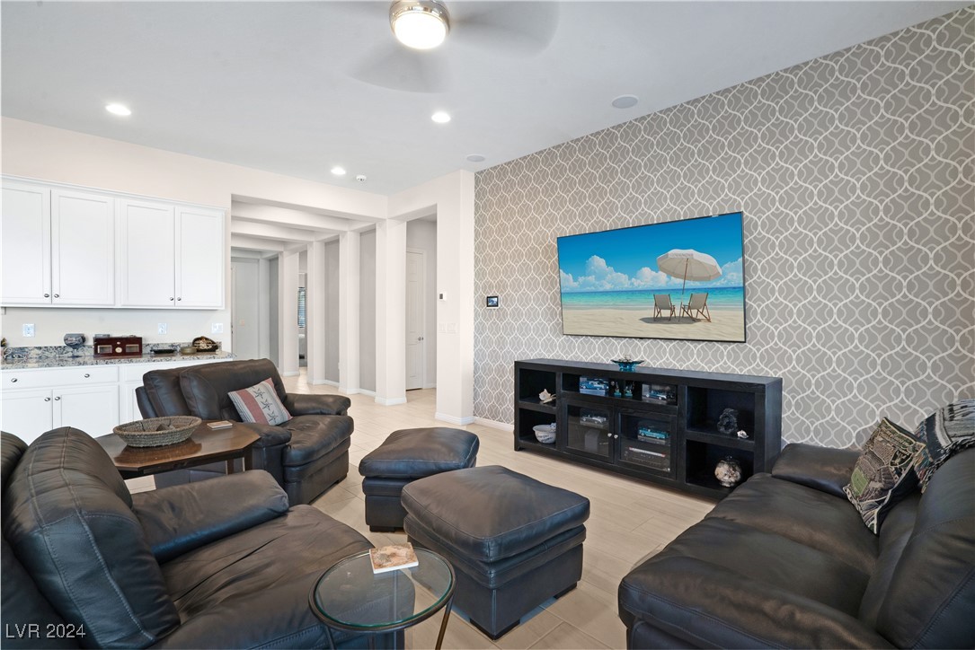 7107 Arabian Ridge Street