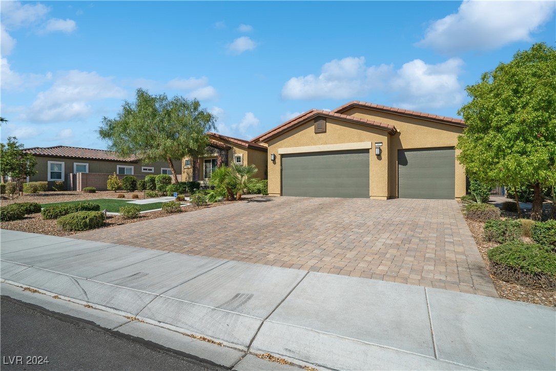 7107 Arabian Ridge Street