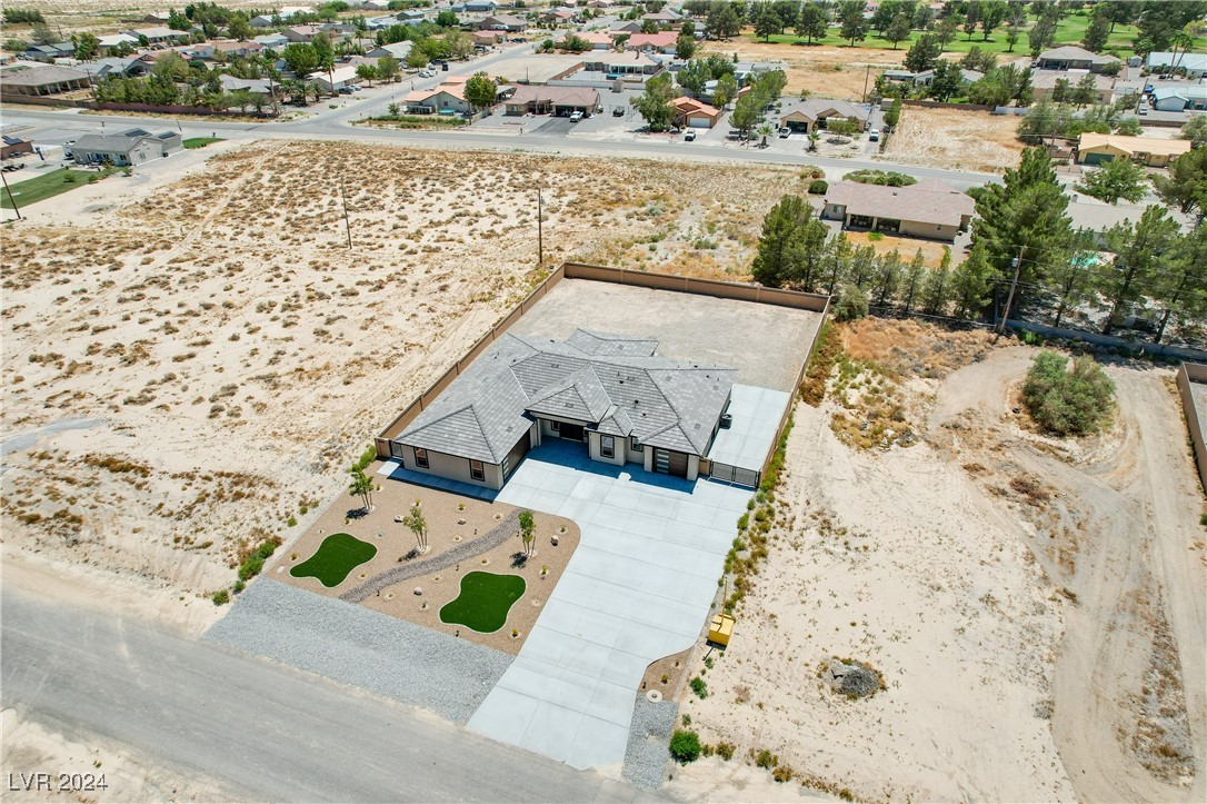 1661 East Laguna Street