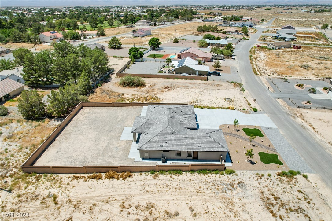 1661 East Laguna Street