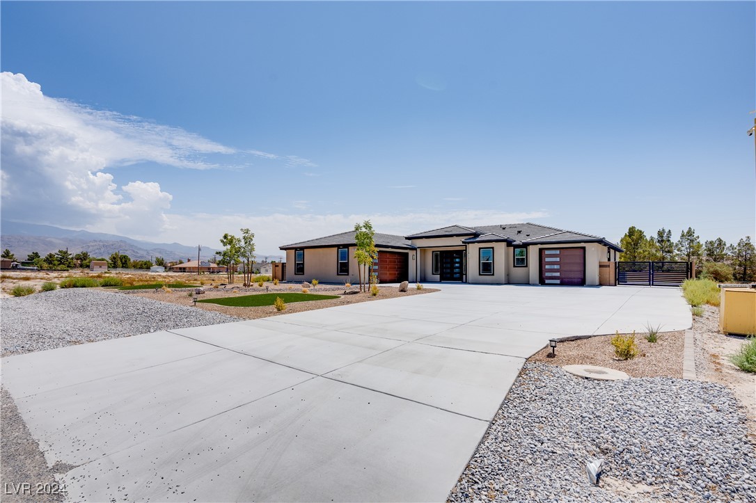 1661 East Laguna Street