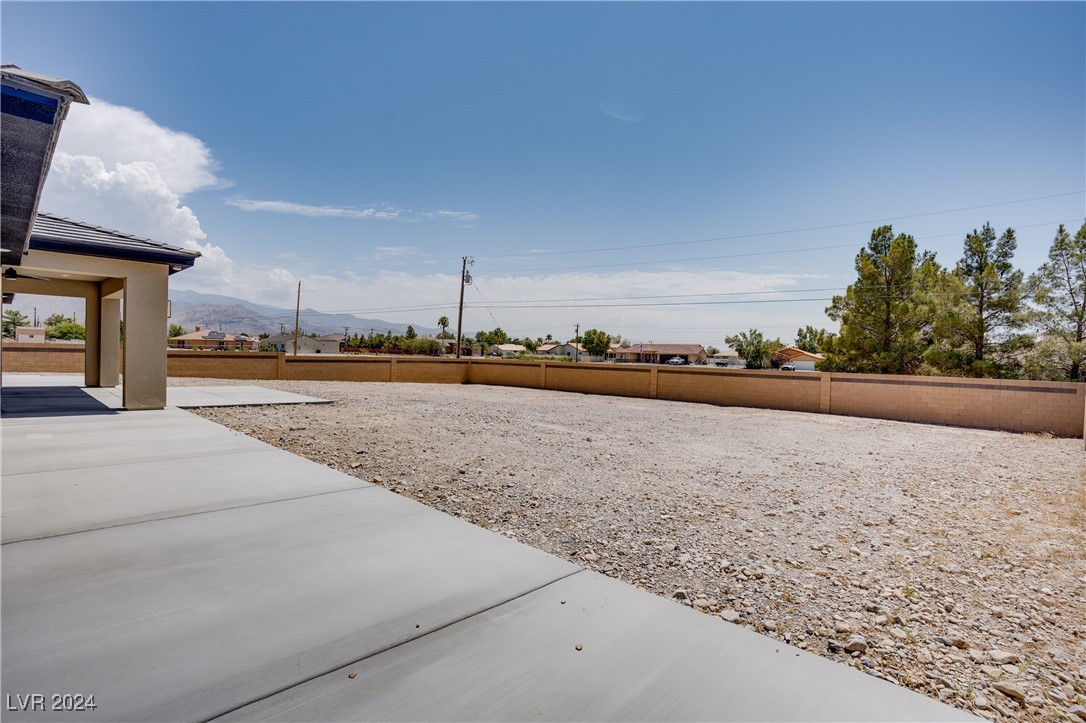 1661 East Laguna Street