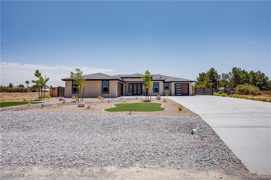 1661 East Laguna Street