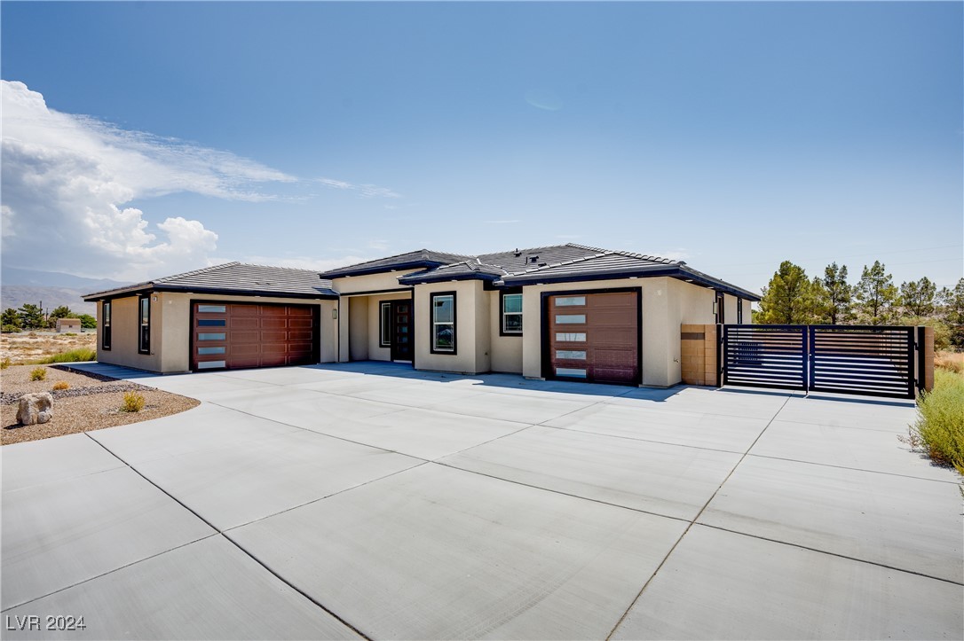 1661 East Laguna Street