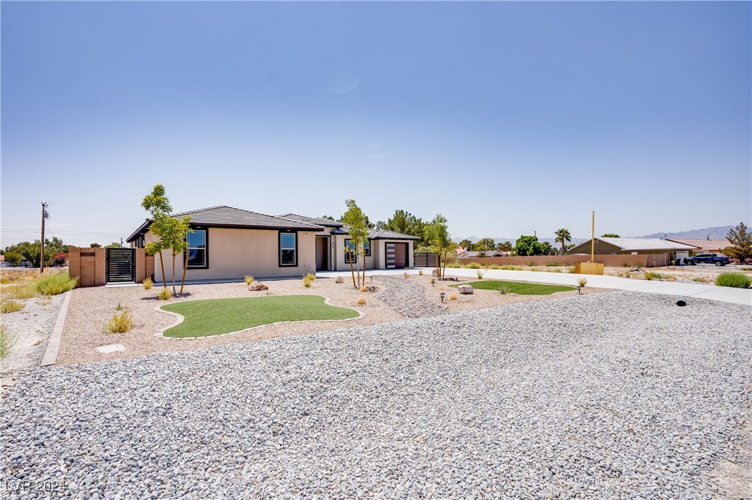 1661 East Laguna Street