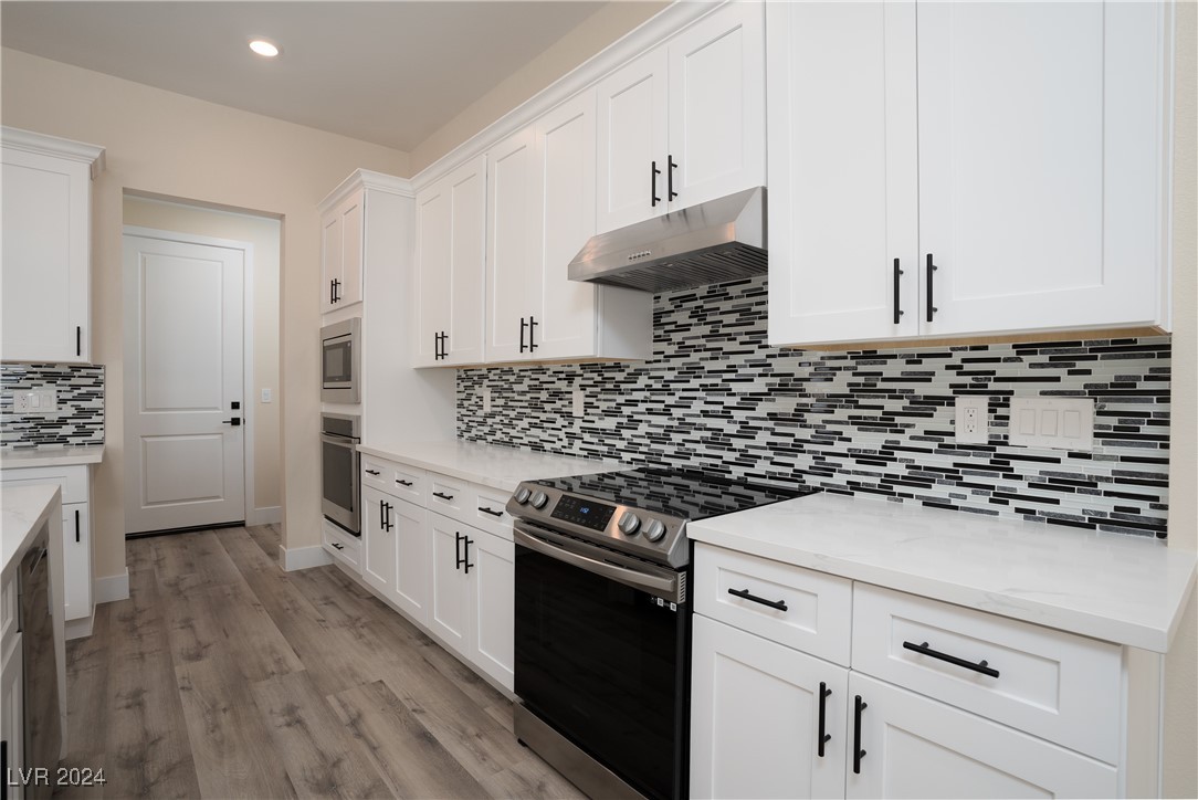 1661 East Laguna Street