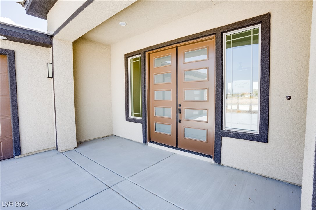 1661 East Laguna Street