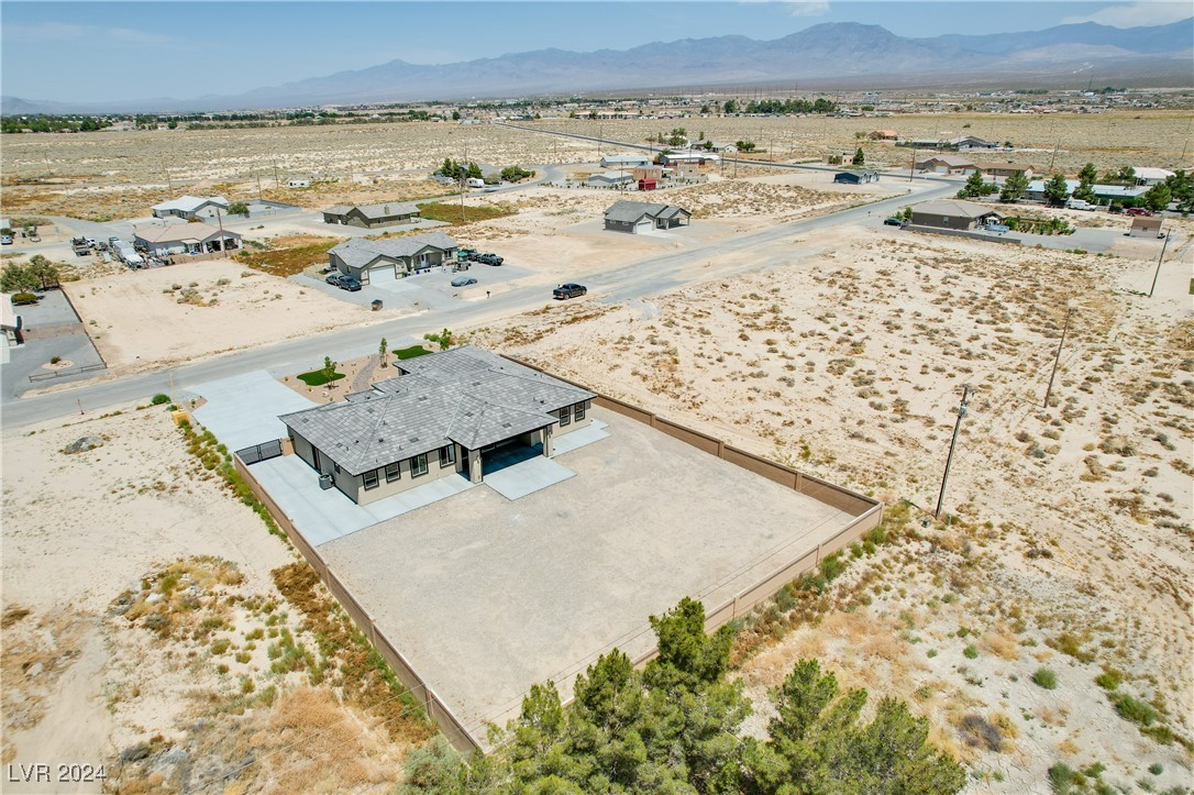 1661 East Laguna Street