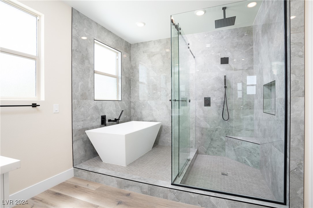 1661 East Laguna Street