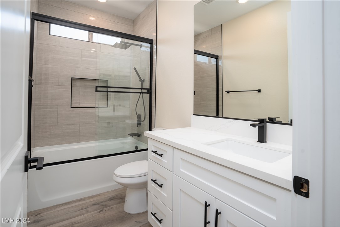 1661 East Laguna Street