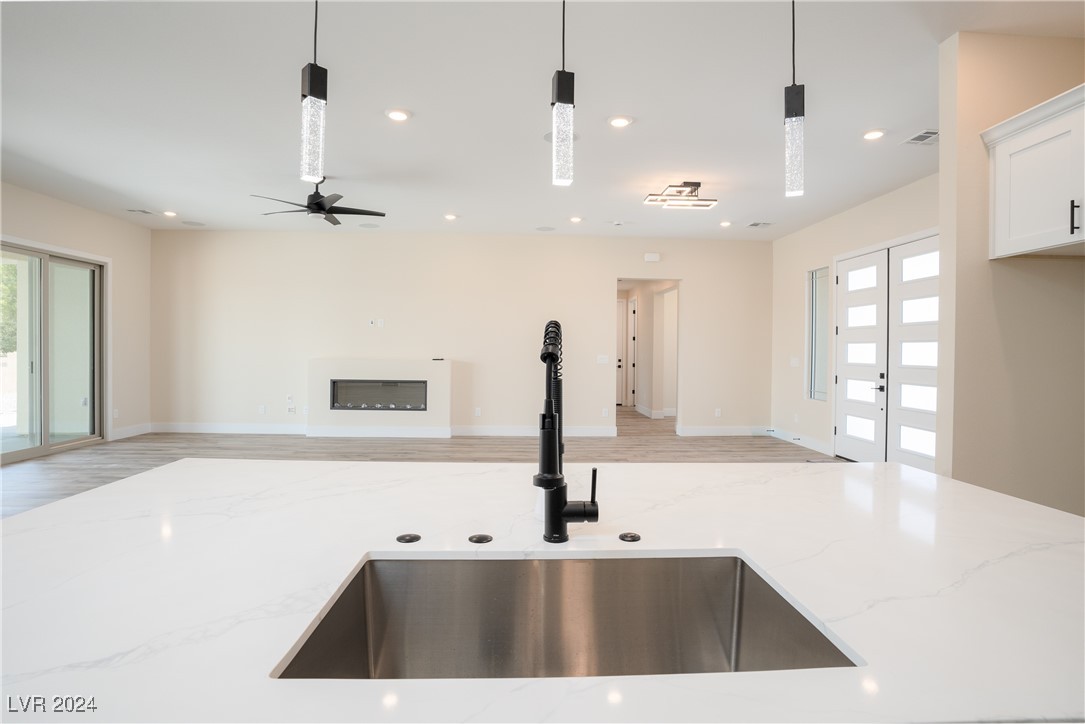 1661 East Laguna Street