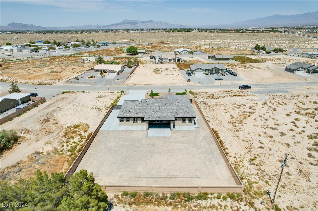 1661 East Laguna Street