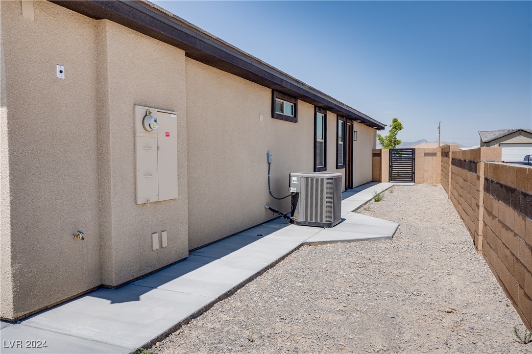 1661 East Laguna Street