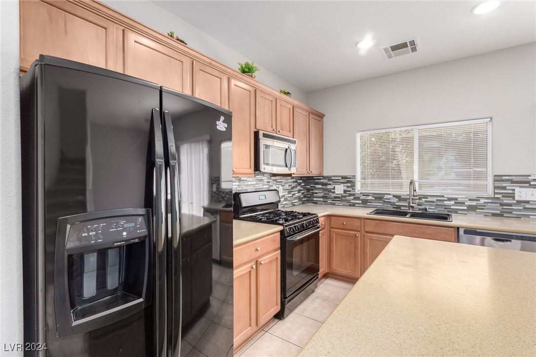 9405 Hot Breeze Street