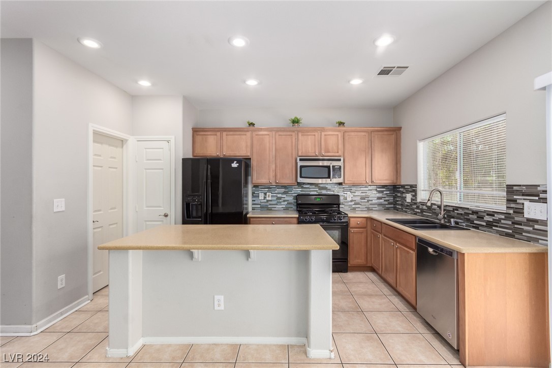 9405 Hot Breeze Street