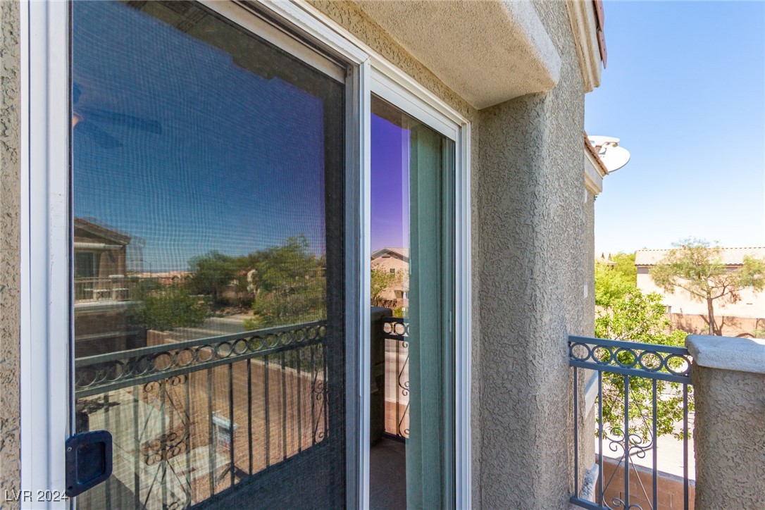 9405 Hot Breeze Street