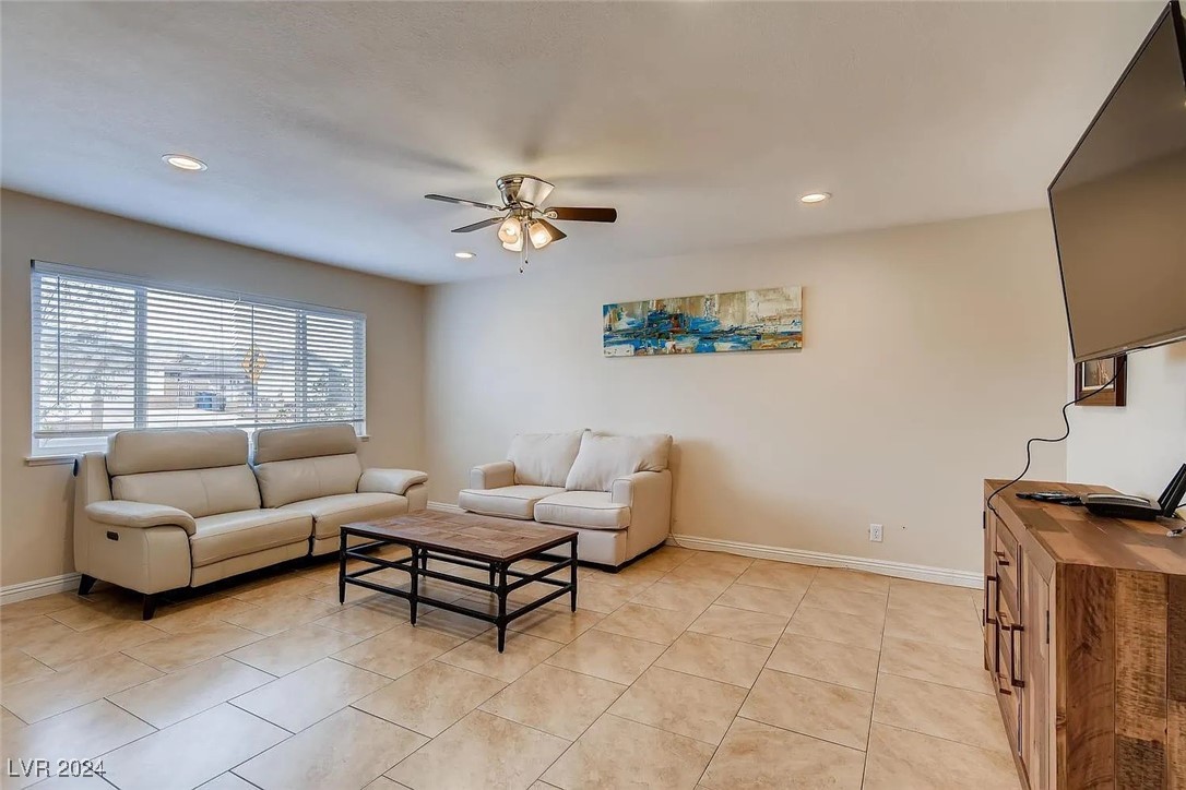 817 Palmhurst Drive