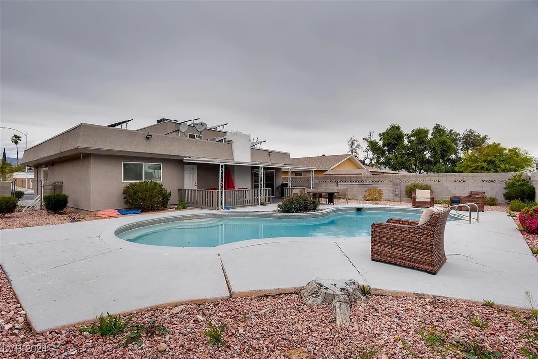 817 Palmhurst Drive
