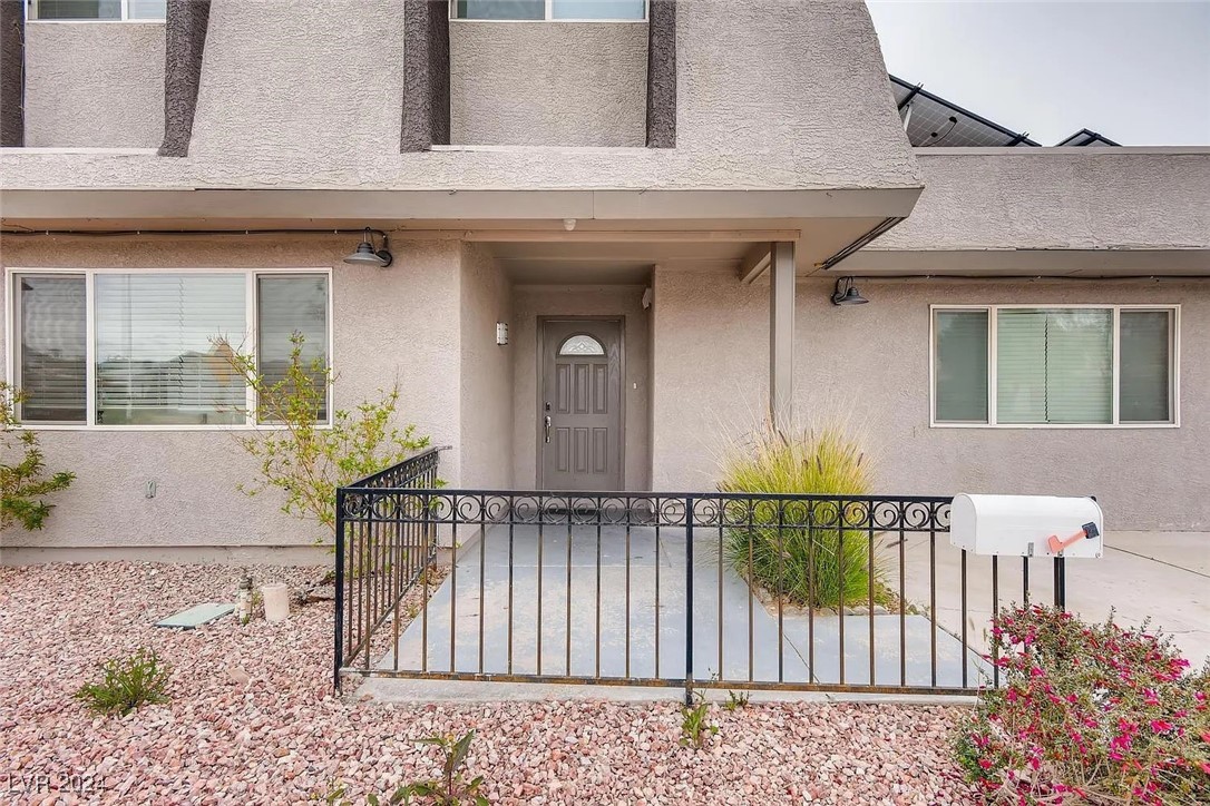817 Palmhurst Drive