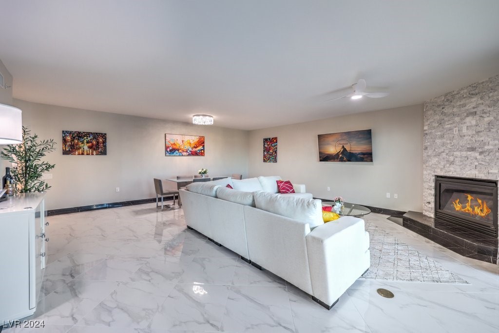 2777 Paradise Road 1502