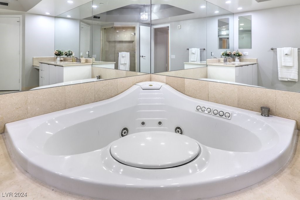 2777 Paradise Road 1502