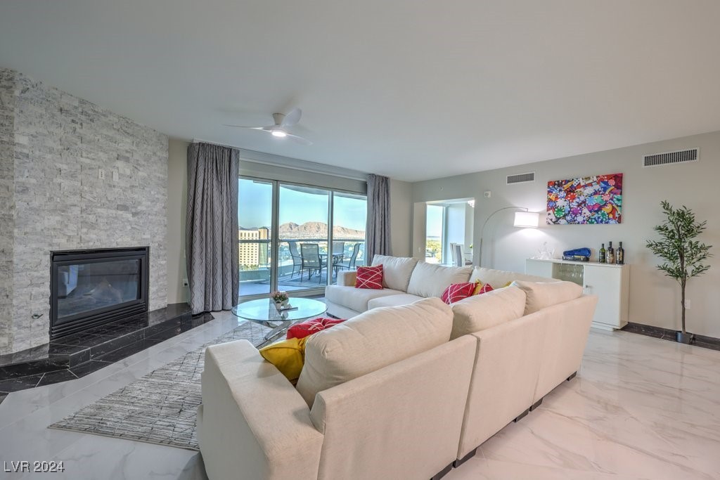 2777 Paradise Road 1502