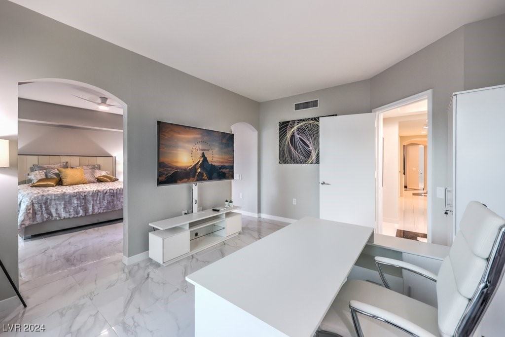 2777 Paradise Road 1502