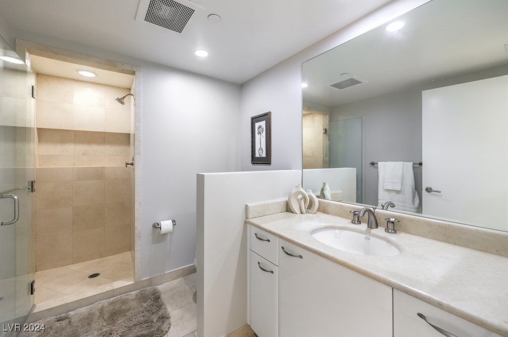 2777 Paradise Road 1502