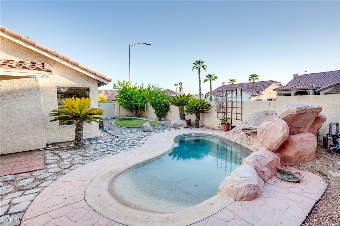 5316 Still Breeze Avenue