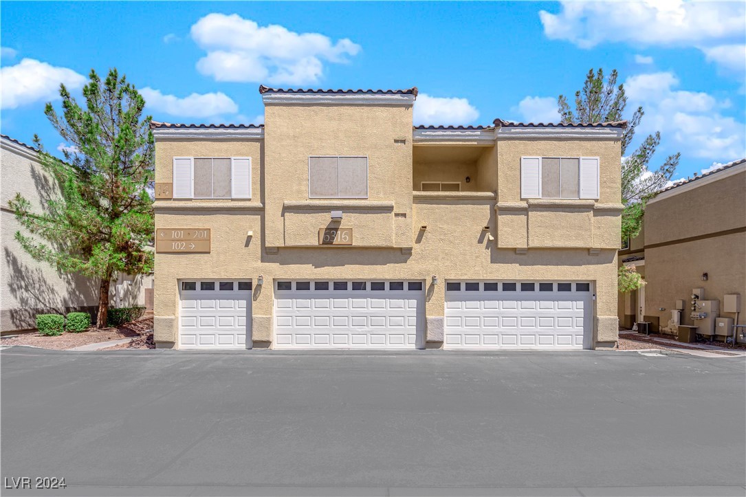 6316 Snap Ridge Street 201