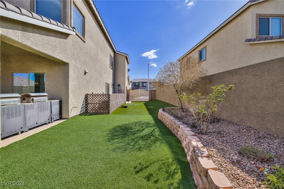 1696 Moss Canyon Avenue