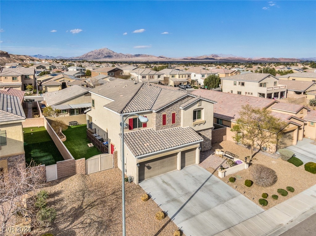 1696 Moss Canyon Avenue