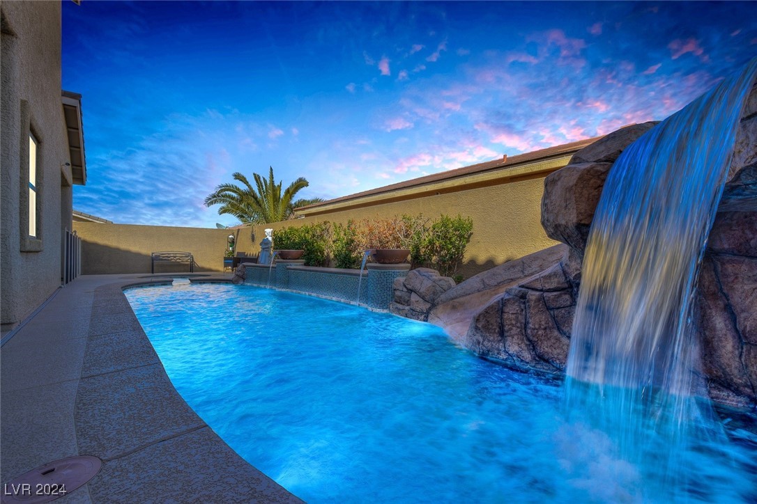 1696 Moss Canyon Avenue