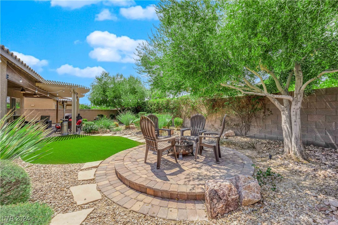 8627 Lavender Ridge Street