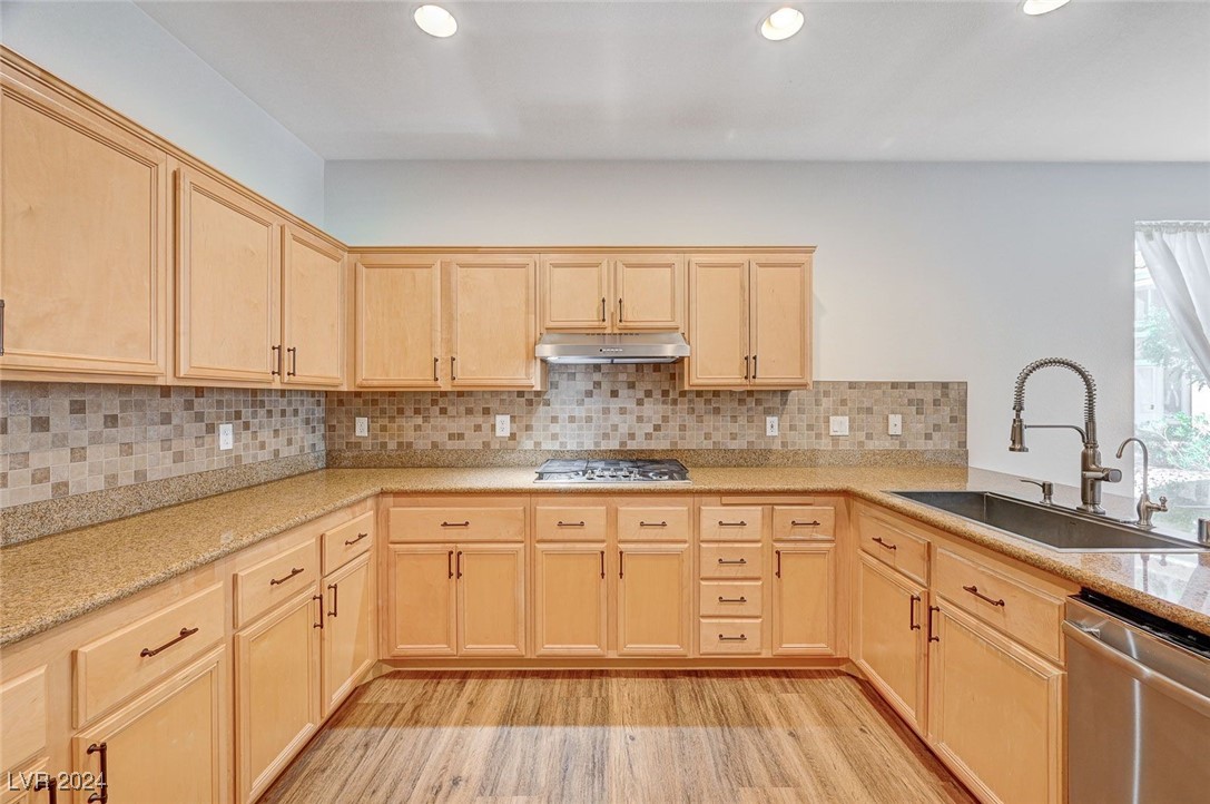 2024 Summer Cove Court 101