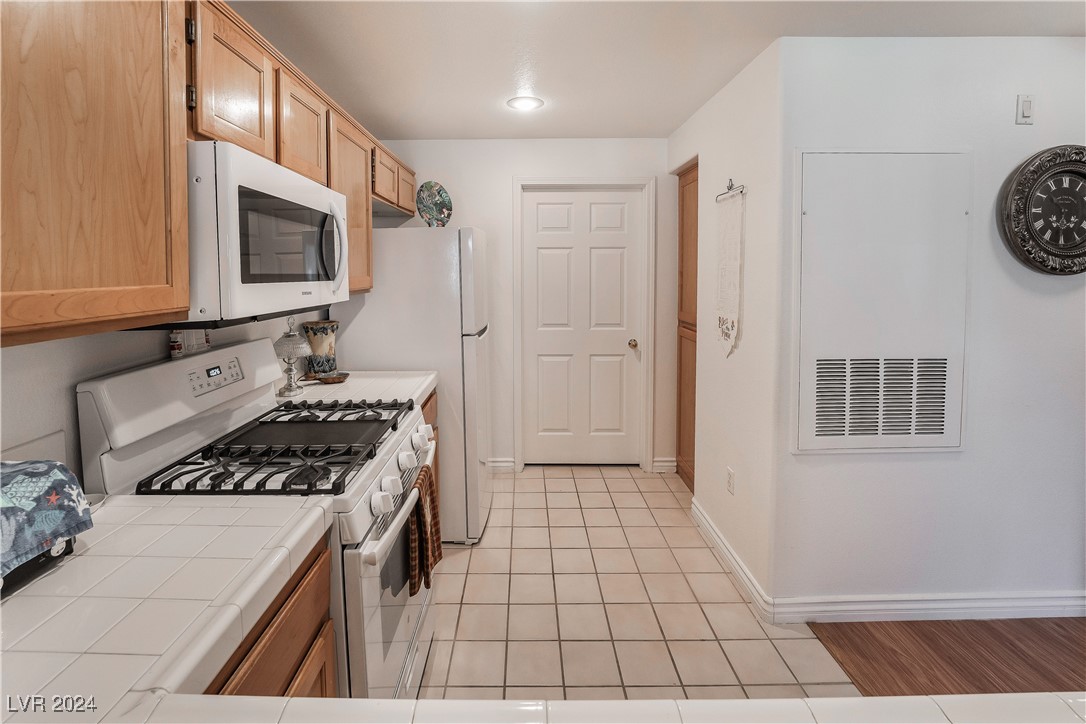 8501 West University Avenue 1108